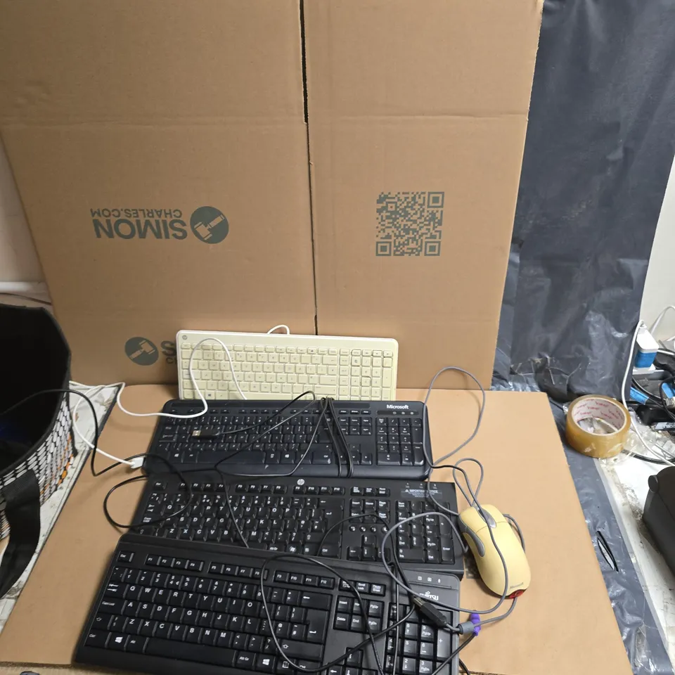 4X ASSORTED KEYBOARDS AND ONE MICROSOFT MOUSE 