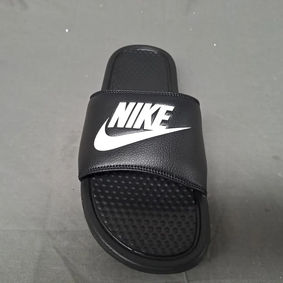 PAIR OF NIKE SLIDERS IN BLACK/WHITE UK SIZE 8