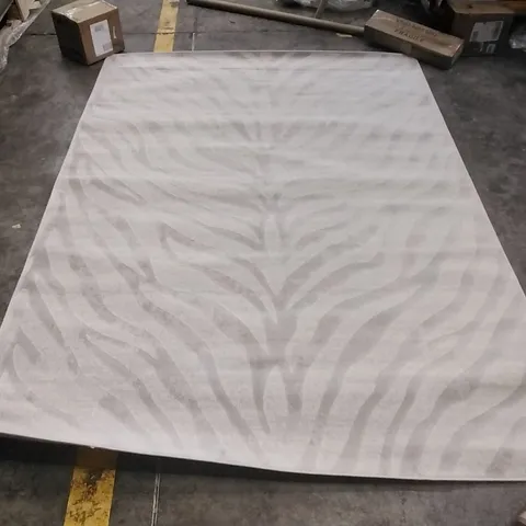 QUAMINE ANIMAL PRINT AREA RUG APPROXIMATELY 160X220CM