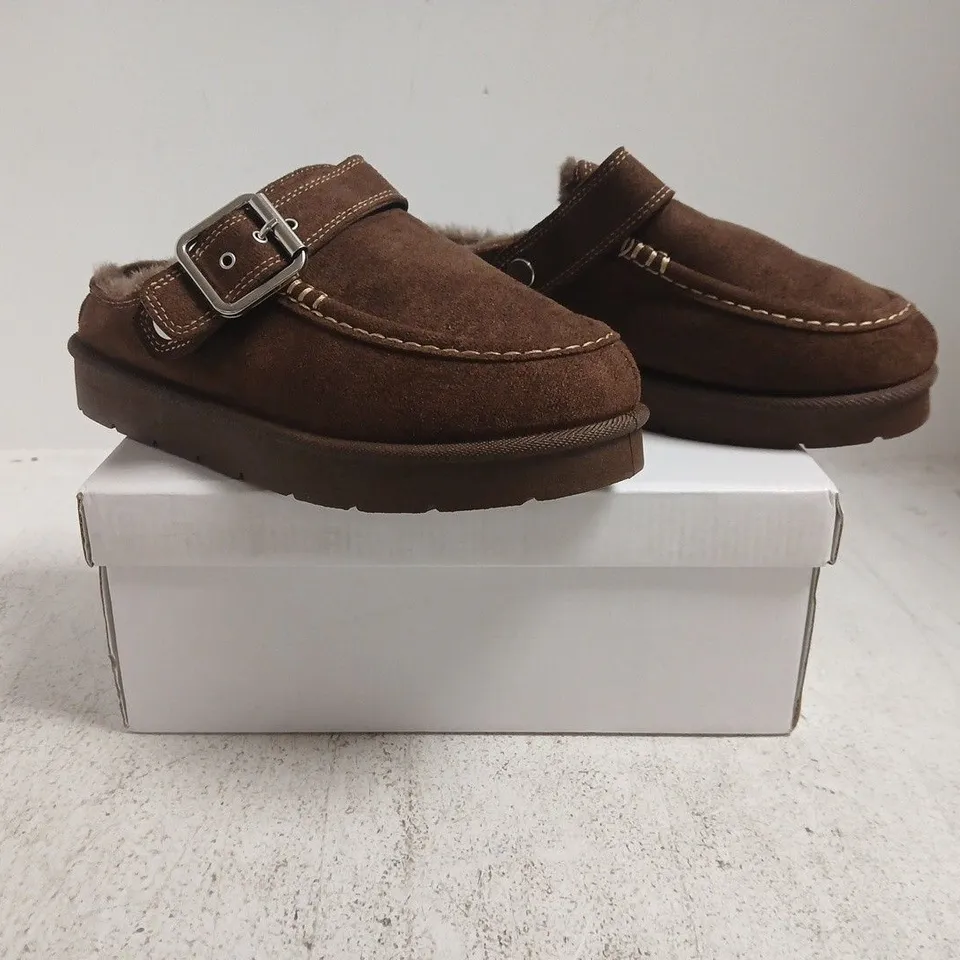 BOXED PAIR OF UNBRANDED BUCKLE LOAFERS IN BROWN SIZE EU 38