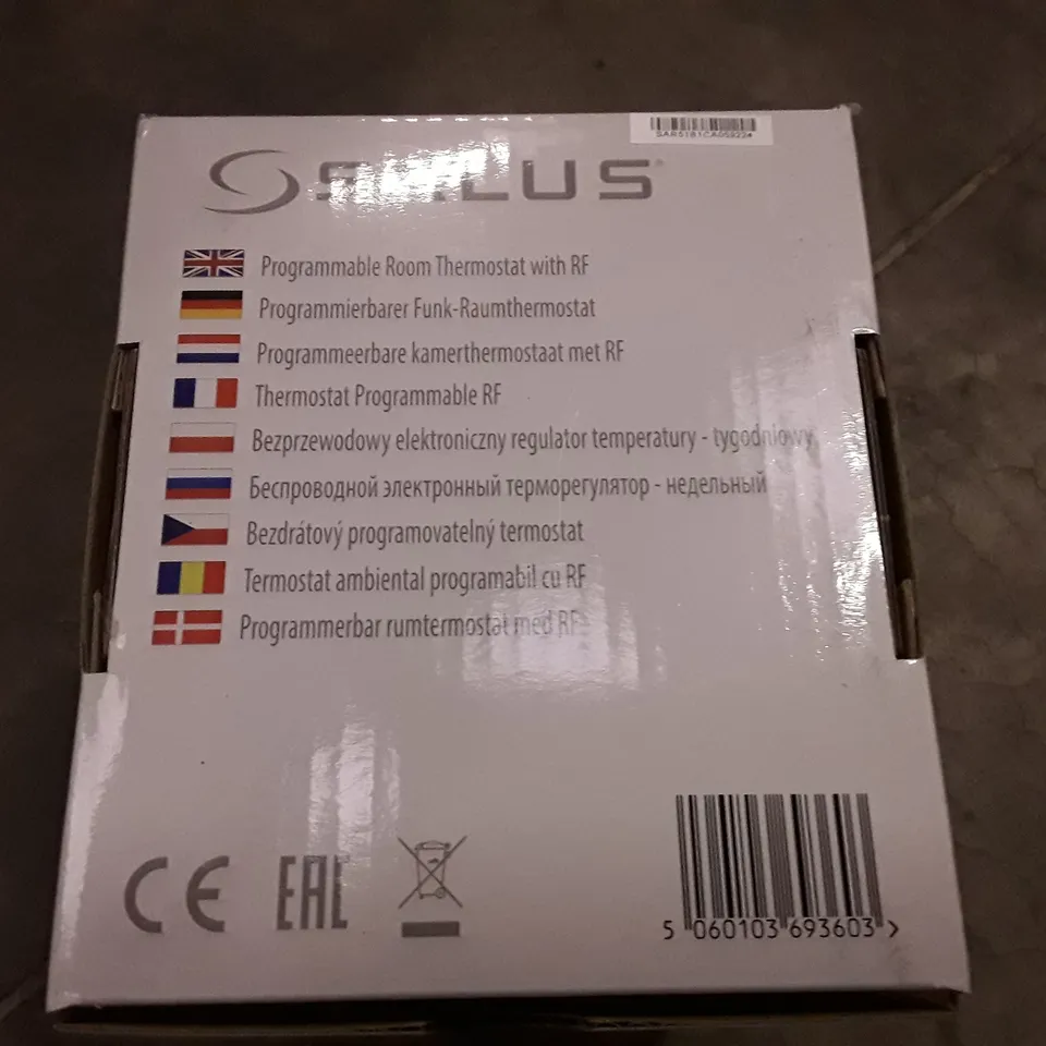 LOT OF 2 SALUS RT510RF PROGRAMMABLE ROOM THERMOSTATS WITH RF