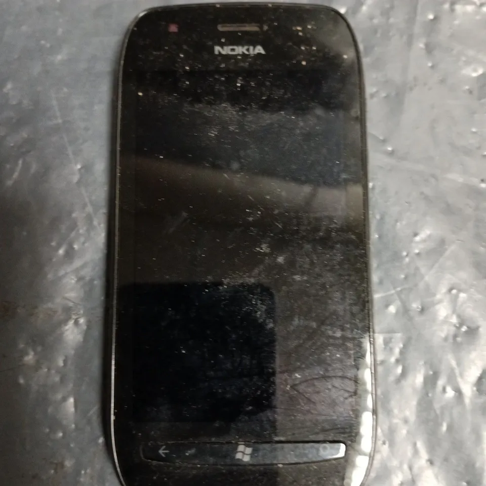 NOKIA 710 MOBILE PHONE