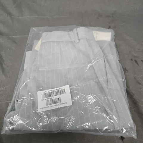 ABERCROMBIE & FITCH STRIPPED PANTS – LIGHT BLUE PINSTRIPE SIZE UNSPECIFIED 