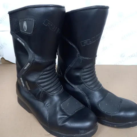RICHA MOTORCYCLE BOOTS IN BLACK SIZE EU 41