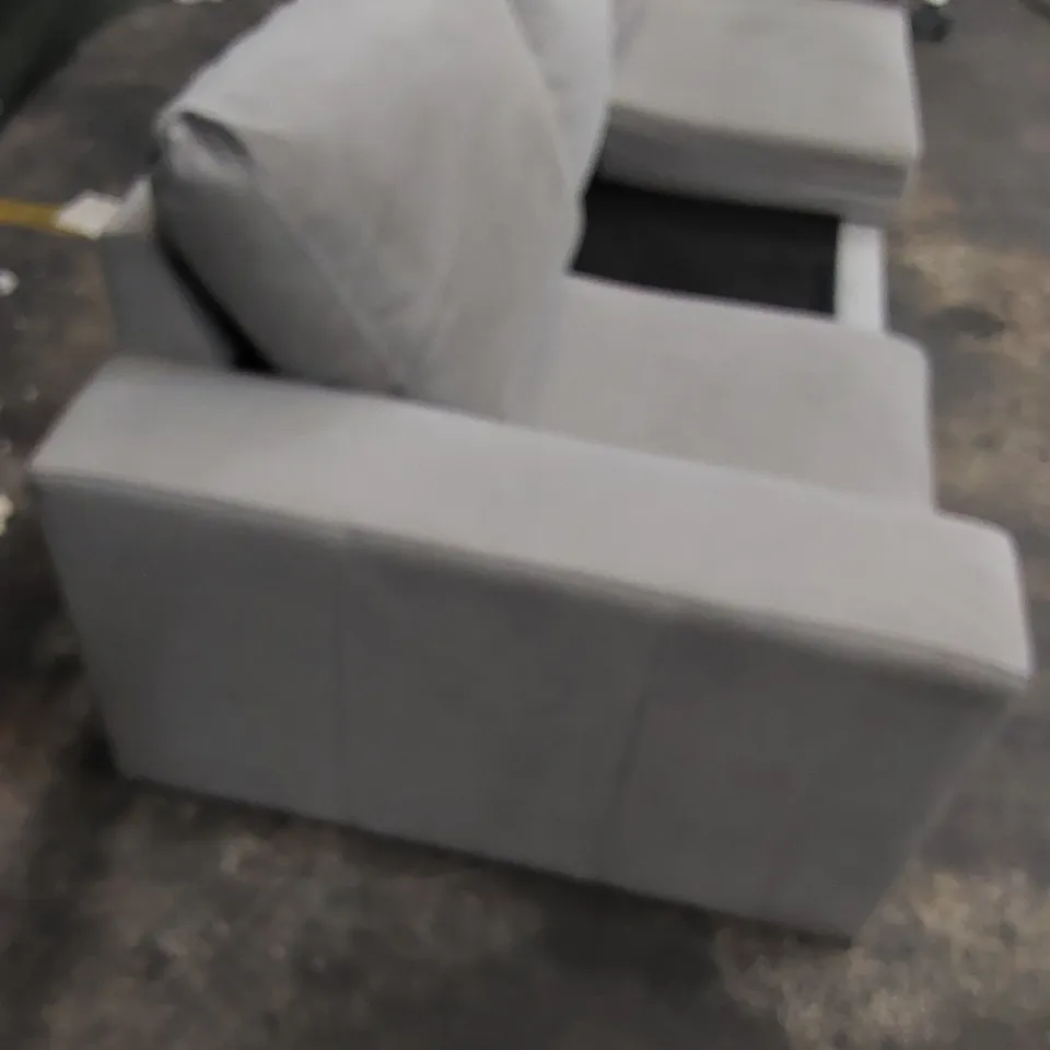 DESIGNER 3-SEATER SOFA UPHOLSTERED IN BEIGE/GREY FABRIC (MISSING CUSHION)