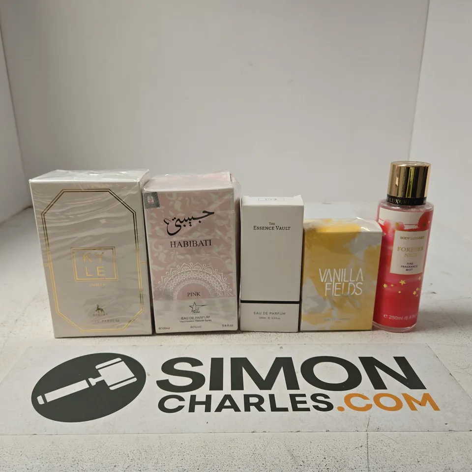 TOTE OF APPROXIMATELY 20 ASSORTED FRAGRANCE ITEMS KYLE VANILLA, HABIBATI PINK, THE ESSENCE VAULT, VANILLA FIELDS, FOREVER NICE ETC