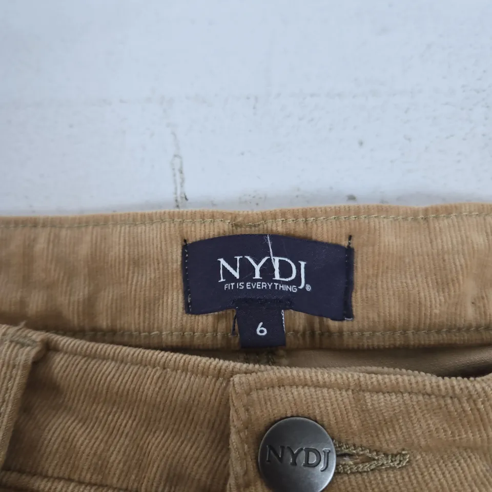 NYDJ KHAKI WOMEN’S TROUSERS – UK 10 (US 6)
