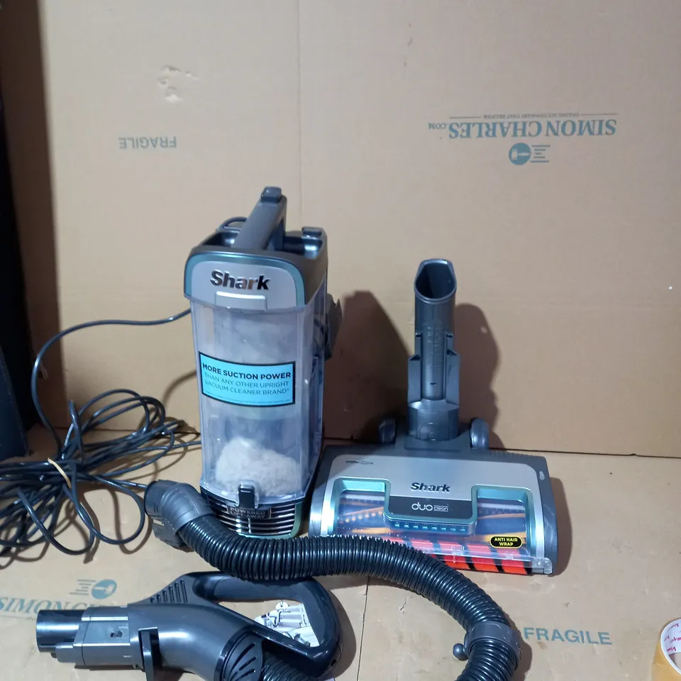 SHARK UPRIGHT VACUUM CLEANER 