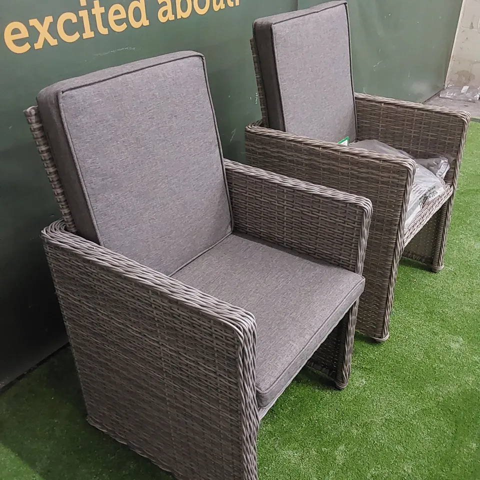 SET OF 2 DESIGNER GREY RATTAN CUBE CHAIRS WITH CUSHIONS 