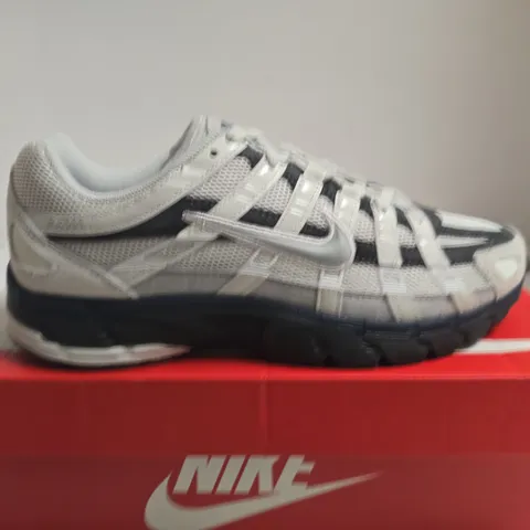 BOXED PAIR OF NIKE P-6000 RUNNING SHOES – PHOTON DUST / LT SMOKE GREY, UK 7.5