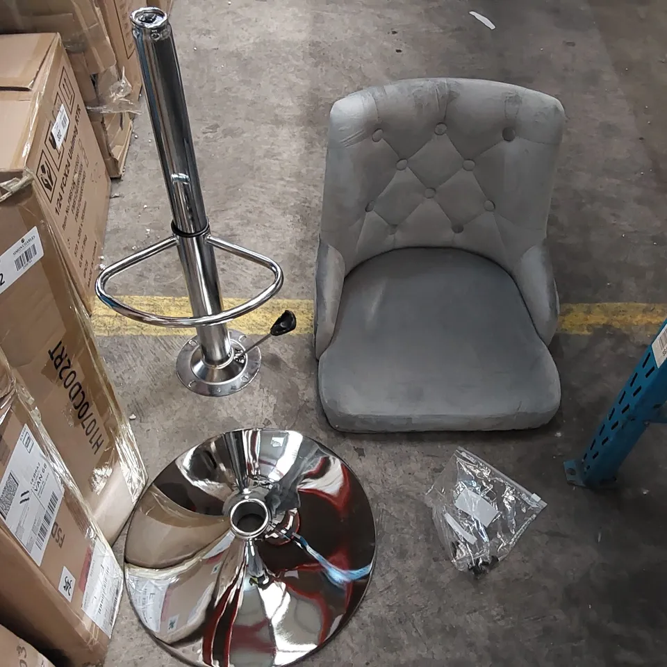 BOXED 1/2 BREAKFAST BAR STOOL BAR CHAIR VELVET & CHROME STEEL BAR SWIVEL CHAIR - GREY (1 BOX)