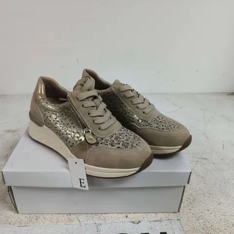 SHOES BY EMMA SHOREDITCH TRAINERS BEIGE SIZE 4 BOXED