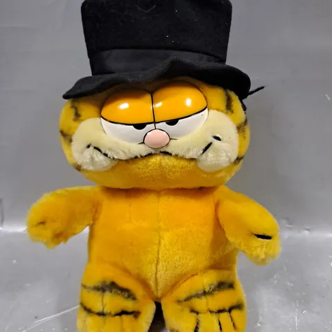 COLLECTIBLE VINTAGE GARFIELD PLUSH TOY - TOP HAT