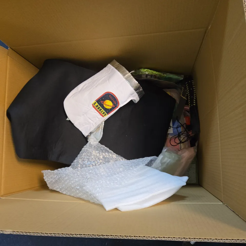 LARGE QUANTITY OF TOYS, ACCESSORIES AND FANCY DRESS