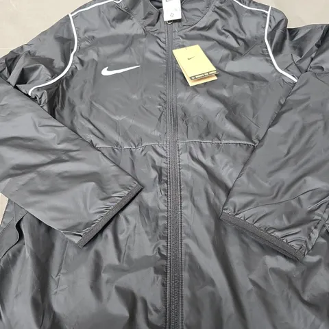 NIKE LOGO LIGHTWEIGHT FULL ZIP JACKET - SIZE M