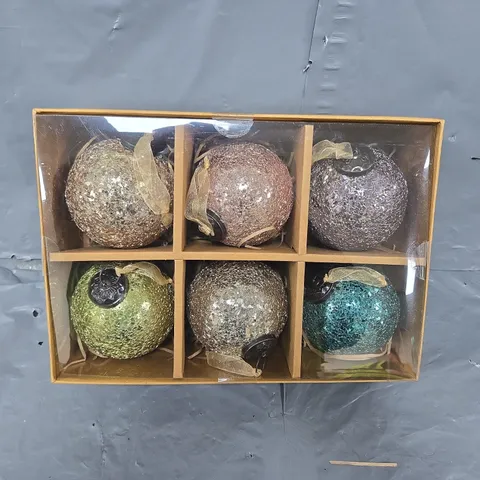 BOX OF APPROXIMATELY 12 BOXES OF GLASS BAUBLES - 6 PER BOX