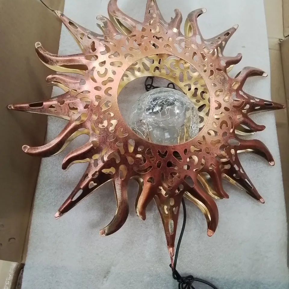 BOXED SOLAR POWERED SUN WITH CHIMES