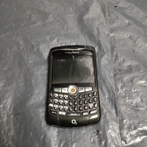 BLACKBERRY SMARTPHONE WITH QWERTY KEYBOARD – O2 BRANDING 
