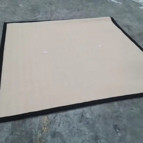 QUALITY DESIGNER AREA RUG - APPROXIMATELY 200X200CM