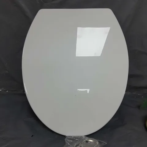 CUQOO HOME SOFT CLOSE TOILET SEAT 