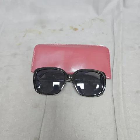 RADLEY SQUARE EYE SUNGLASSES IN CASE