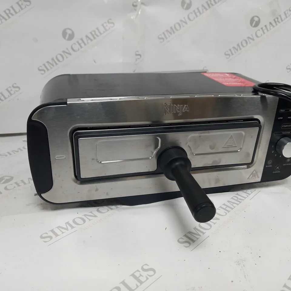 BOXED NINJA 2-IN-1 TOASTER & GRILL ST100UK