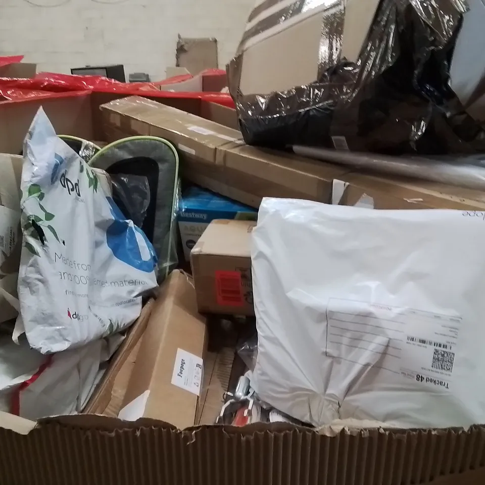 PALLET OF ASSORTED HOUSEHOLD GOODS AND PRODUCTS TO INCLUDE;PET BED,INSECT KILLER MACHINE,DOOR STOPPER