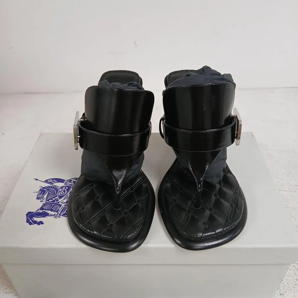 BURBERRY BLACK QUILTED LEATHER SANDALS WITH ANKLE STRAP – UK 3 (EU 36)