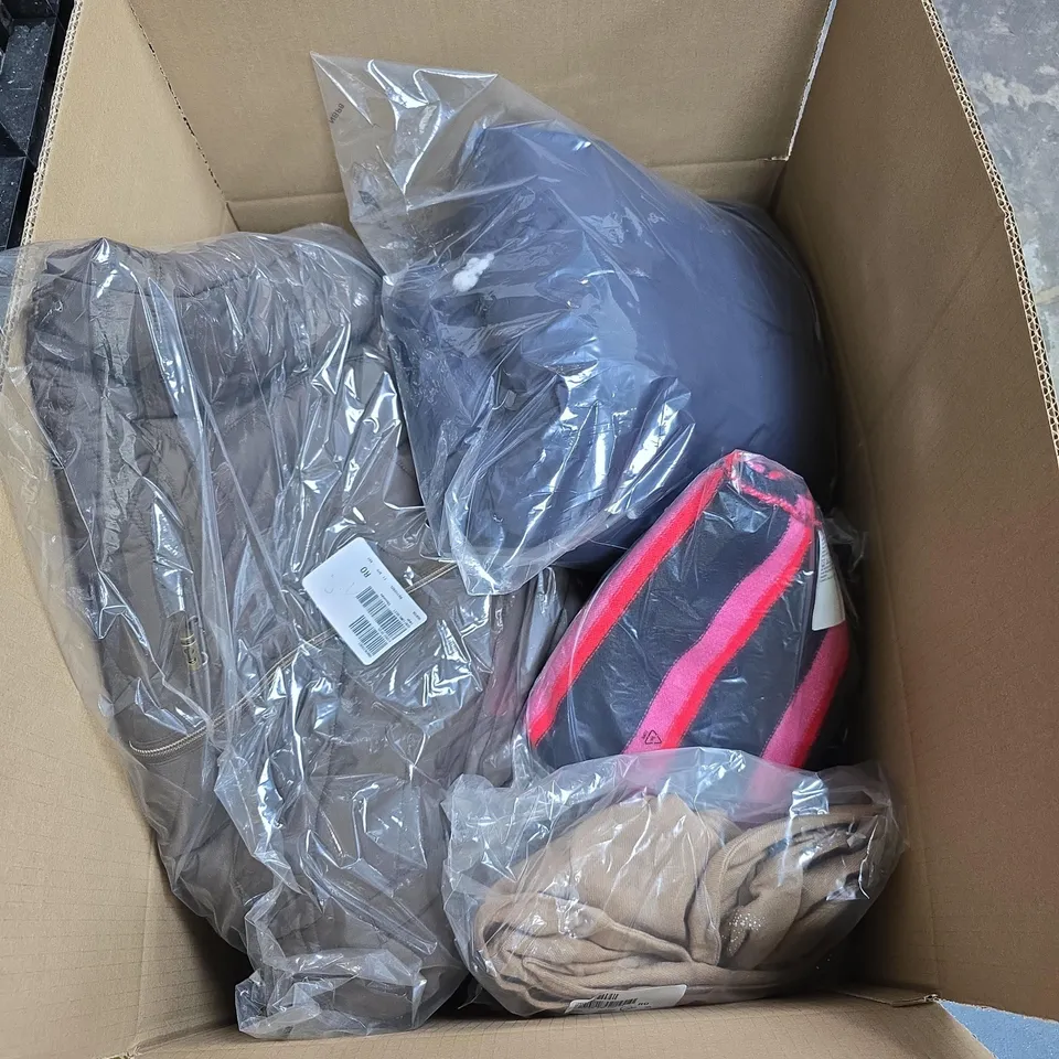 BOX OF APPROXIMATELY 22 ASSORTED CLOTHING ITEMS TO INCLUDE FRANK USHER, CENTRIGRADE ETD