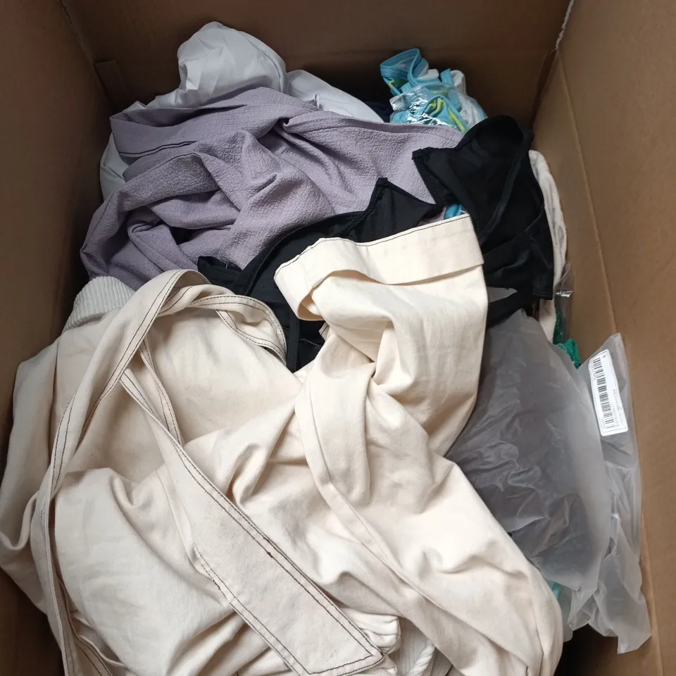 BOX OF APPROXIMATELY 25 ASSORTED CLOTHING ITEMS IN VARIOUS STYLES , COLOURS AND SIZES
