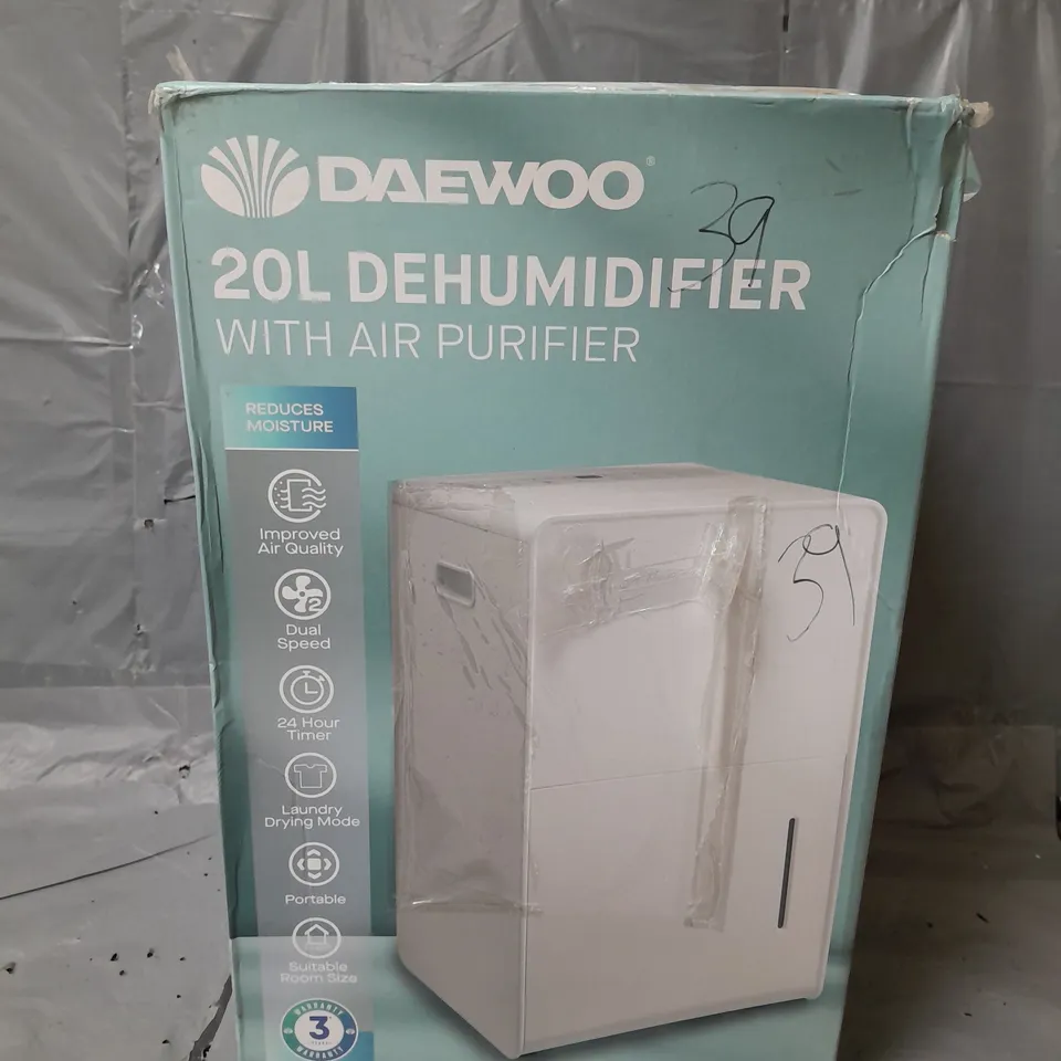 BOXED DAEWOOD 20L DEHUMIDIFIER