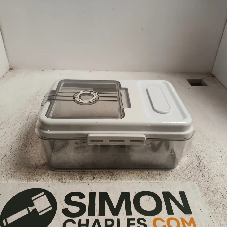 PLASTIC FOOD STORAGE CONTAINER WITH MAGNETIC LID AND TIME-RECORDING DIAL BOXED