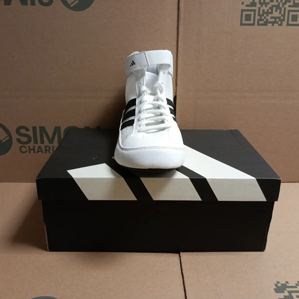 BOXED PAIR OF ADIDAS HVC KID'S SHOES IN WHITE/BLACK SIZE UK 4.5