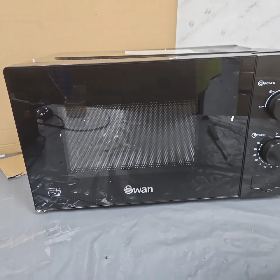 SWAN 20L 700W MANUAL MICROWAVE – BLACK (COLLECTION ONLY)