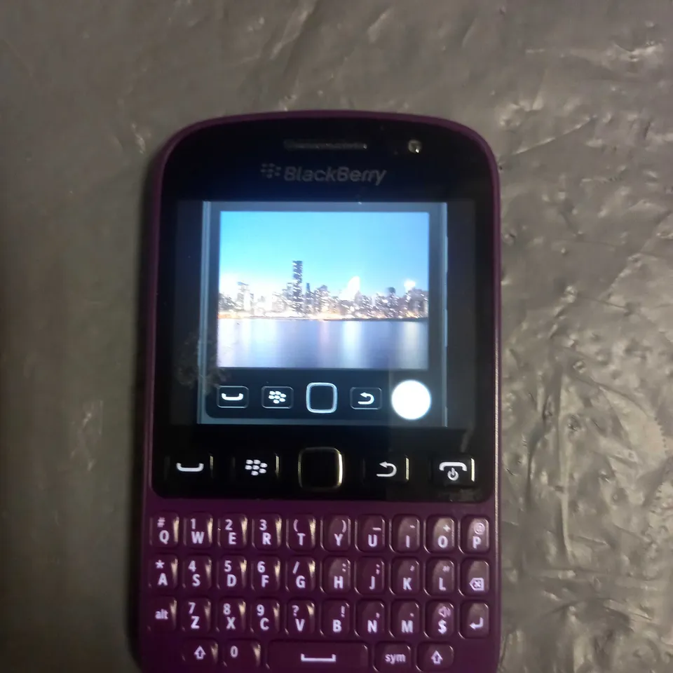 BLACKBERRY 9720 1GB MOBILE PHONE 