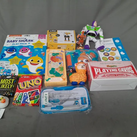 LOT OF ASSORTED TOYS AND GAMES TO INCLUDE PLAYING CARDS, BUZZ LIGHTYEAR ACTION FIGURE AND UNO