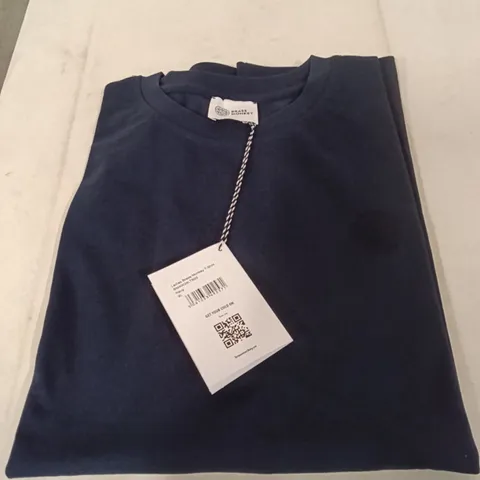 BOX OF BRASS MONKEY T-SHIRT - NAVY XL APPROXIMATELY 17