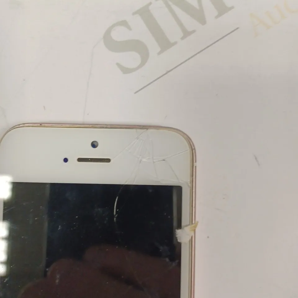 APPLE IPHONE SE SMARTPHONE 