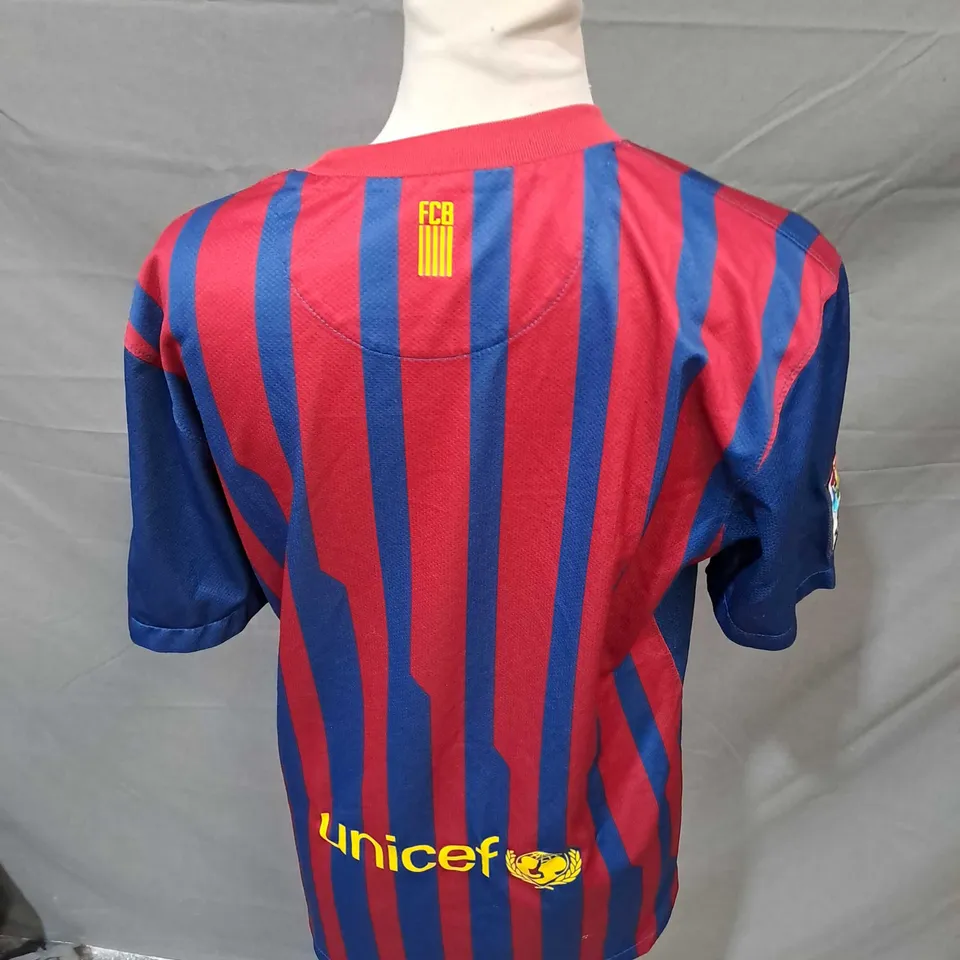 NIKE BARCALONA FOOTBALL CLUB SHIRT - SMALL