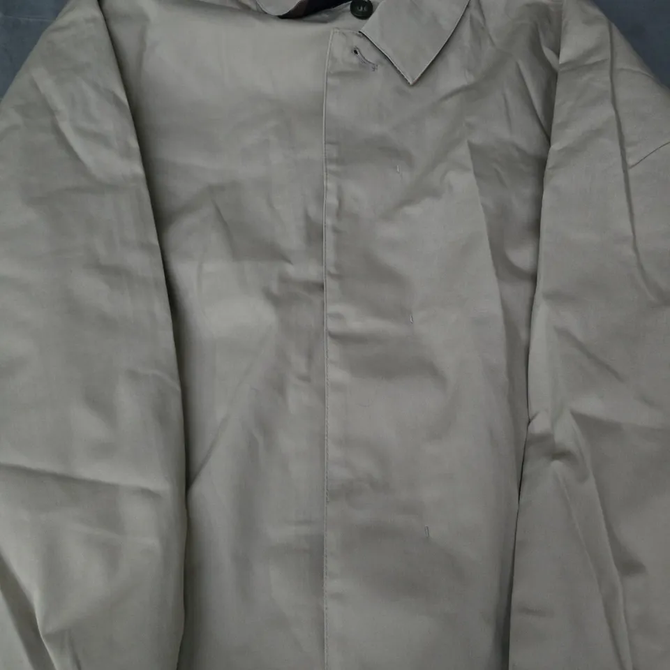 BARBOUR LORDEN WATERPROOF COAT IN BEIGE SIZE XXL