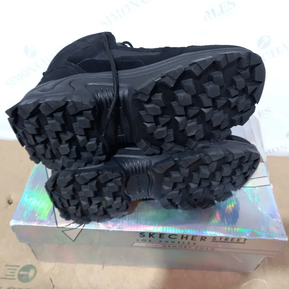 BOXED PAIR OF SKECHERS BLACK BOOTS - SIZE 7