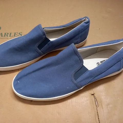 PAIR OF TIMBERLAND BLUE PUMPS - UK 12.5