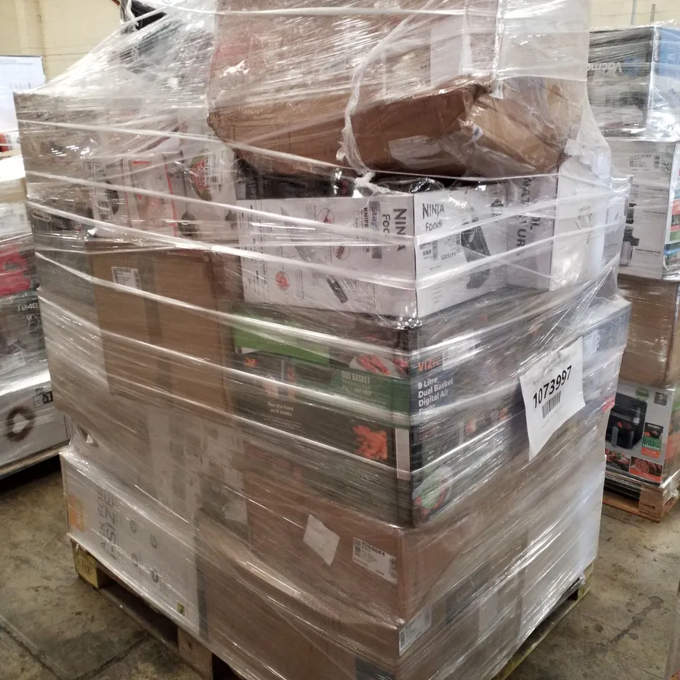 PALLET OF APPROXIMATELY 41 UNPROCESSED RAW RETURN HOUSEHOLD AND ELECTRICAL GOODS TO INCLUDE;