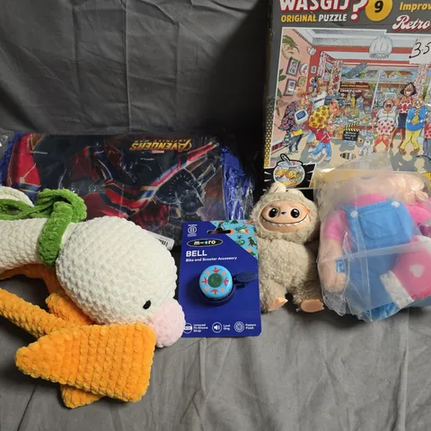 LARGE QUANTITY OF ASSORTED TOYS AND GAMES TO INCLUDE - MS RACHEL PLUSHIE, JIGSAWS AND LABUBU