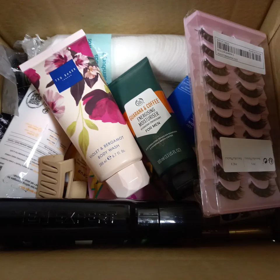 BOX OF APPROXIMATELY 20 ASSORTED COSMETICS TO INCLUDE LOREAL SHOWER GEL, TED BAKER BODY WASH, EYELASH SET ETC