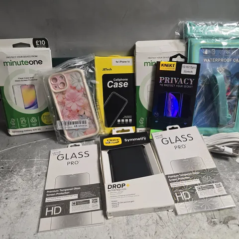 APPROXIMATELY 20 ASSORTED MOBILE PHONE ACCESSORIES INCLUDING CABLES, PHONE CASES AND SCREEN PROTECTORS, ETC