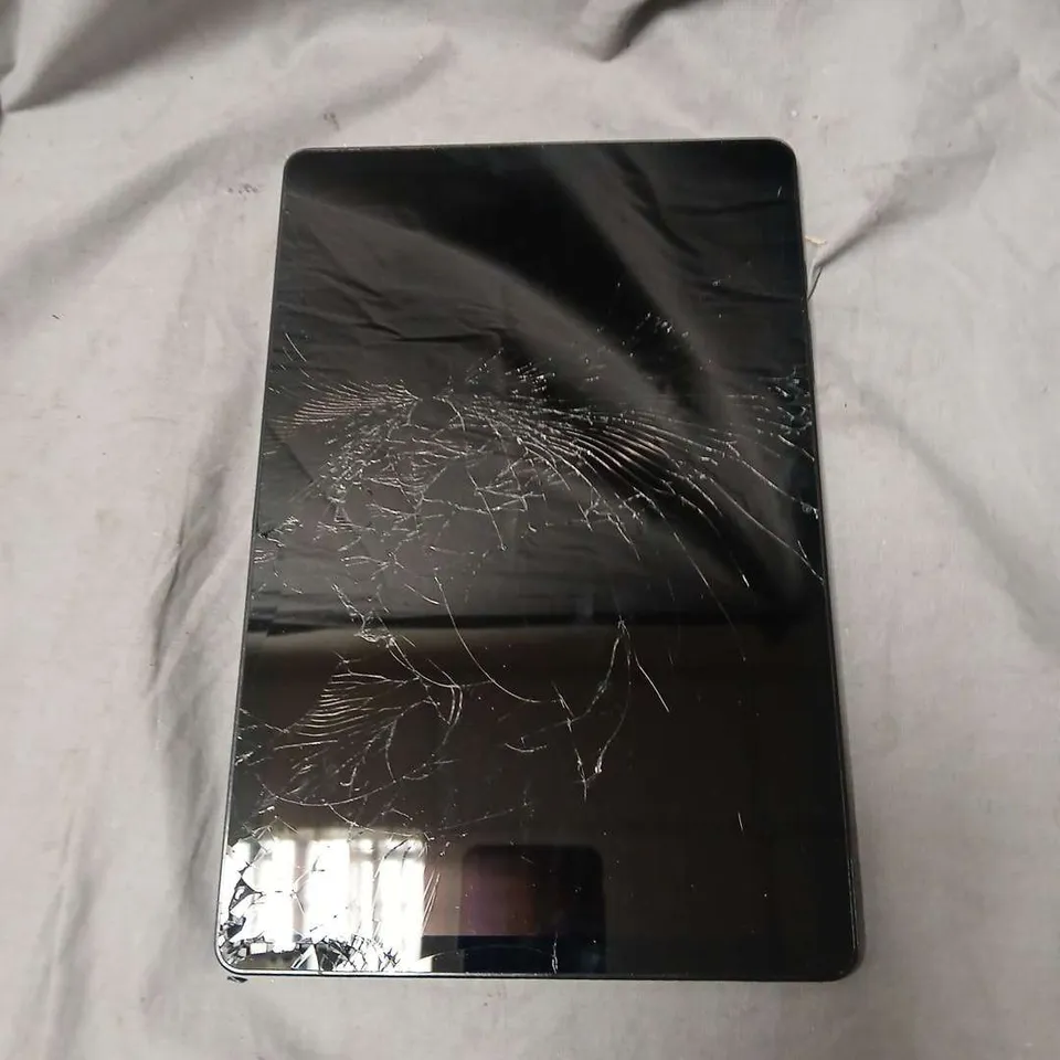 SAMSUNG TABLET – CRACKED SCREEN