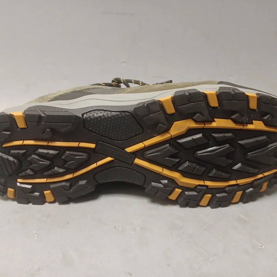 UNBOXED PAIR OF SKECHERS RELAXED FIT WATERPROOF SHOES - UK SIZE 11