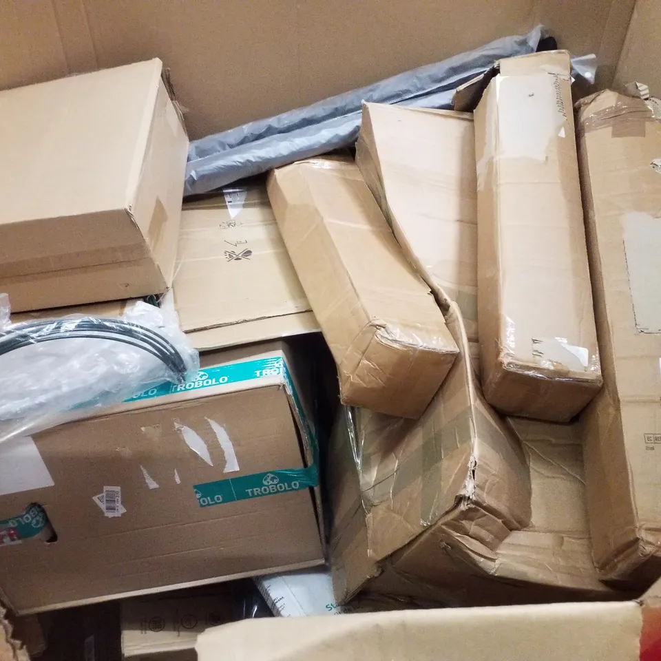 PALLET CONTAINING ASSORTED PRODUCTS INCLUDING CLOTHES DRYING RACK, POP UP TENT, ELECTRIC SHOCK BUG ZAPPER & PLAYPEN
