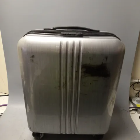 UNBRANDED PLASTIC SILVER CARRY ON CASE WITH 4 WHEELS 